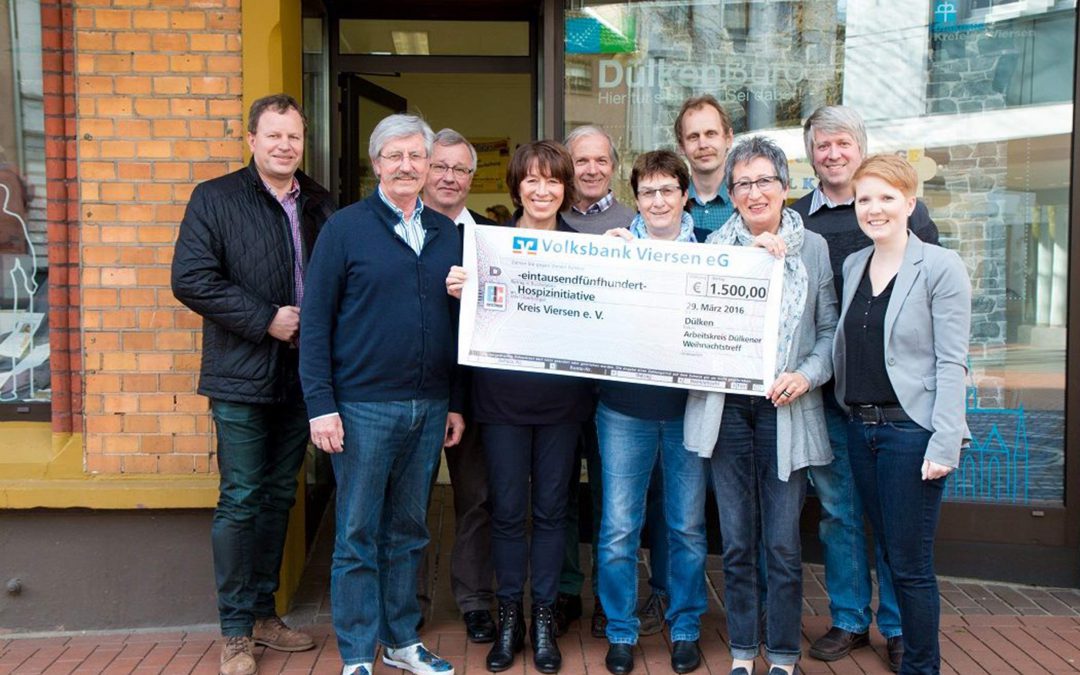 Großzügige Spenden vom Weihnachtstreff übergeben